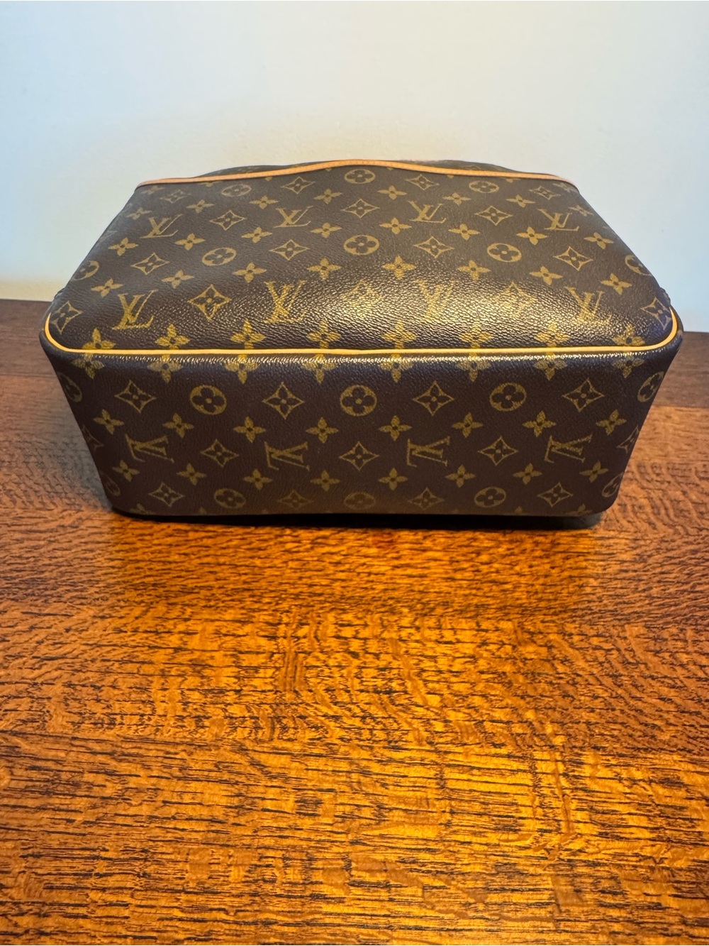 Louis Vuitton Vintage Deauville Monogram Bag with COA - Picture 5 of 16
